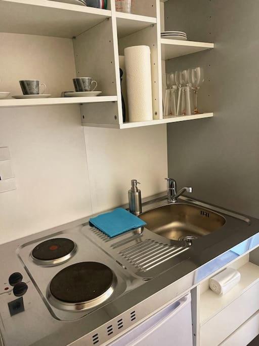Apartment Naehe Flughafen Dus Дюссельдорф Экстерьер фото