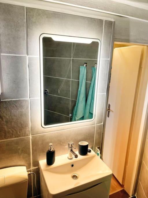 Apartment Naehe Flughafen Dus Дюссельдорф Экстерьер фото